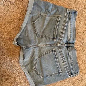 Old navy boyfriend shorts